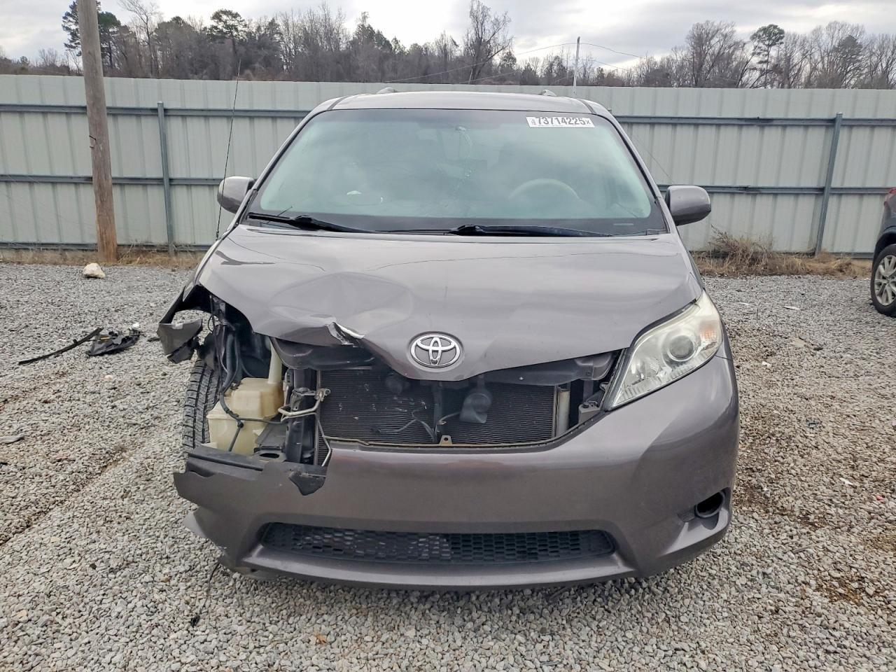 2012 Toyota Sienna le
