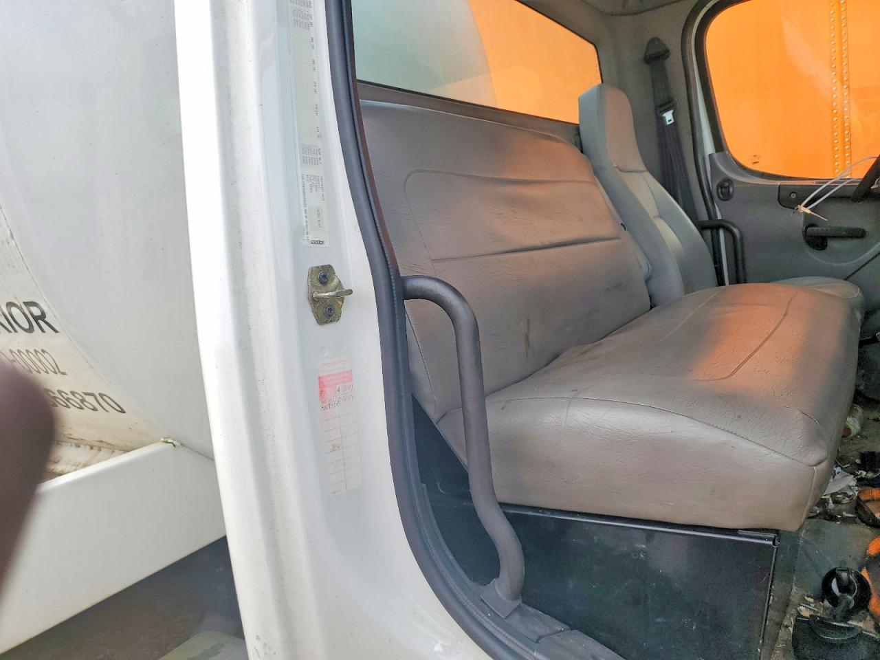 2007 Freightliner Business Class M2 Tank Truck