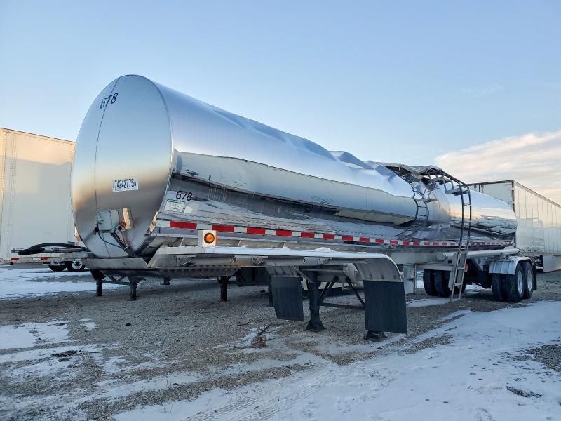 2003 Walker Tank Trailer