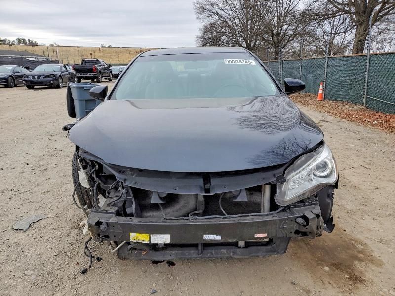 2016 Toyota Camry le