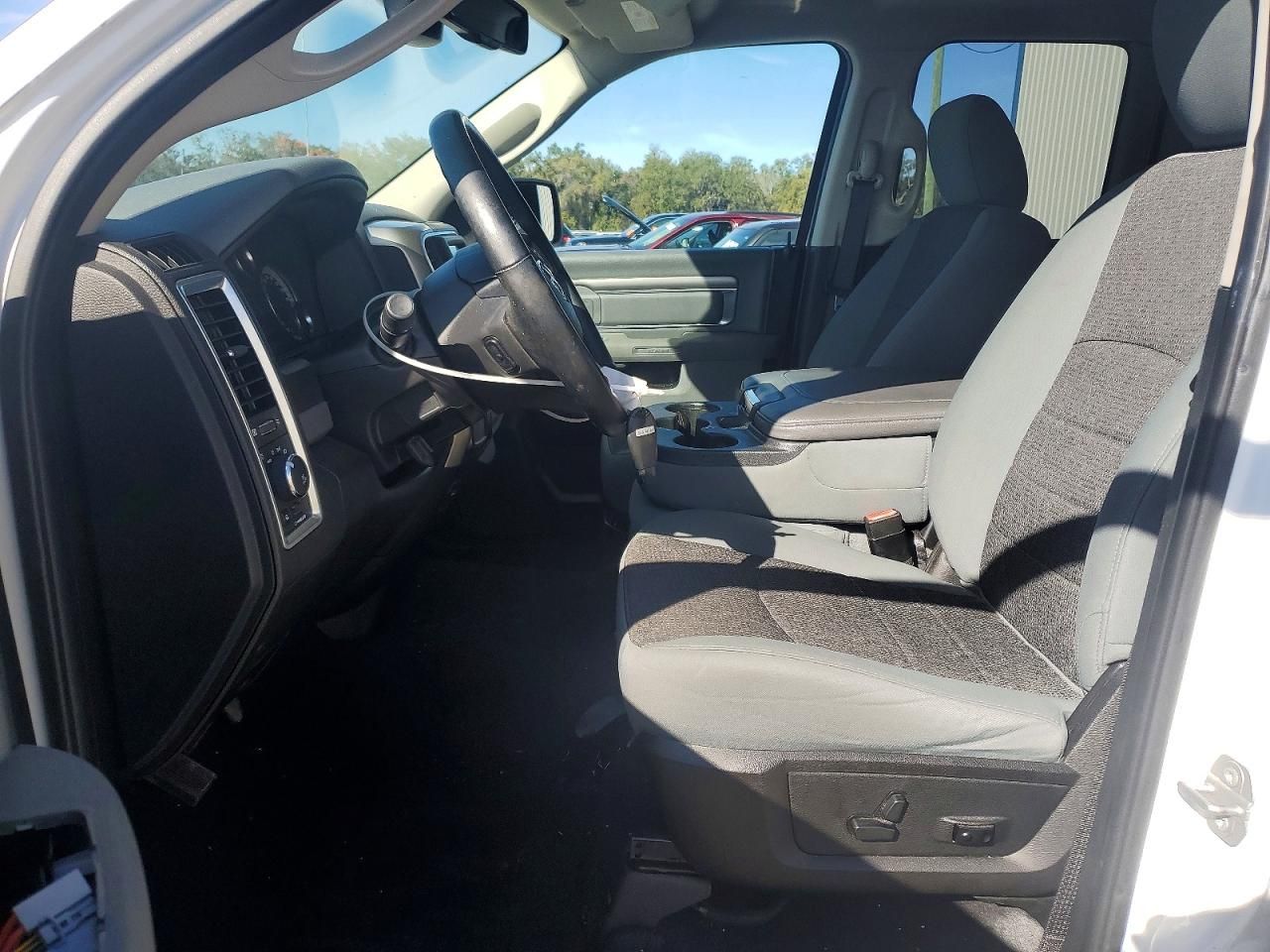 2019 Dodge Ram 1500 Classic slt