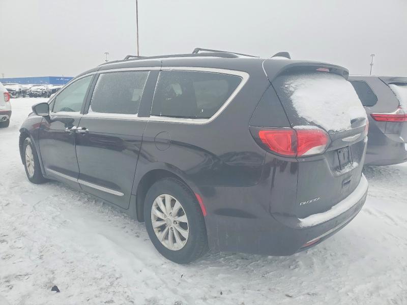 2017 Chrysler Pacifica Touring l