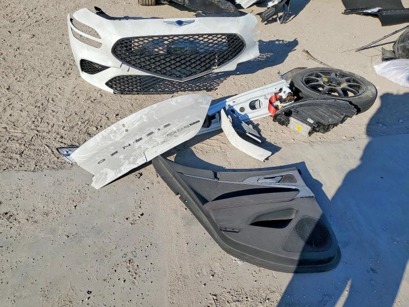 2022 Genesis G70 Base