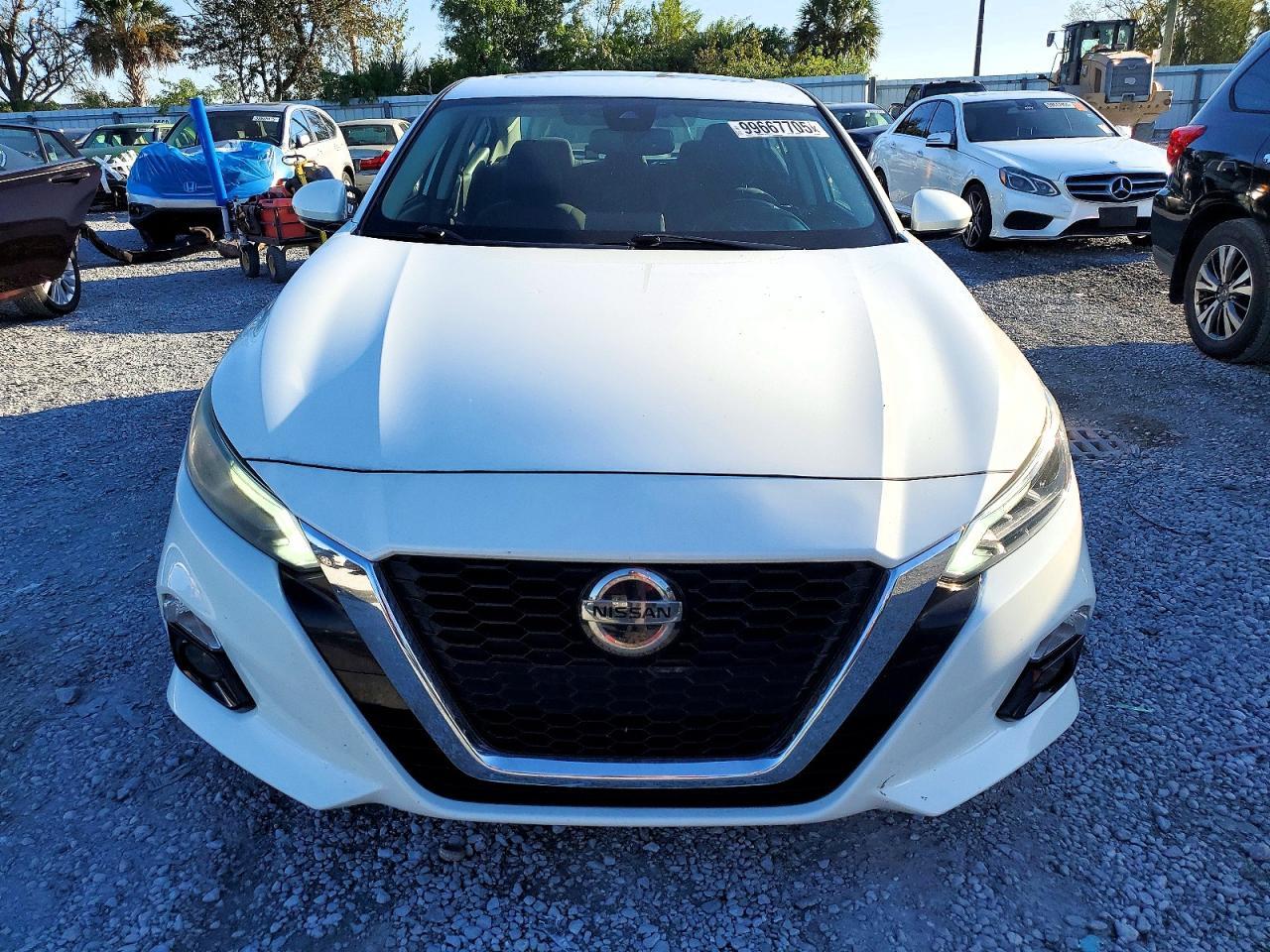 2019 Nissan Altima sv