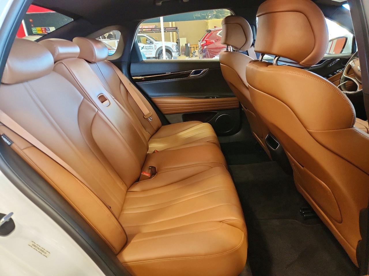 2023 Genesis G80 Base