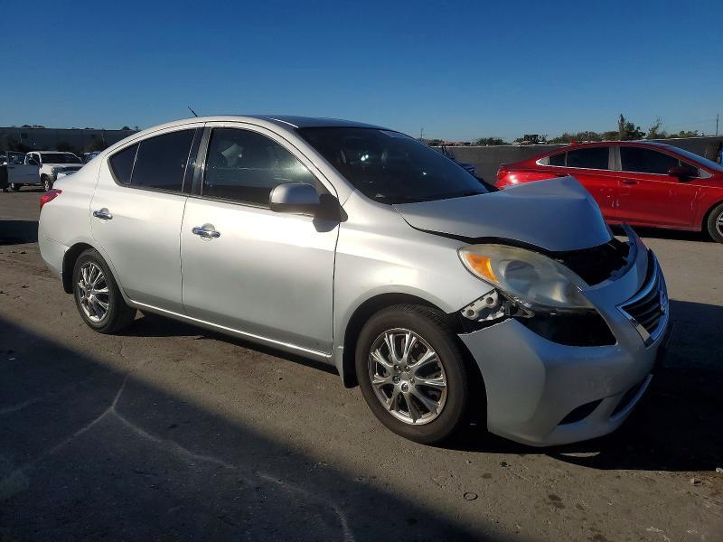 2014 Nissan Versa s