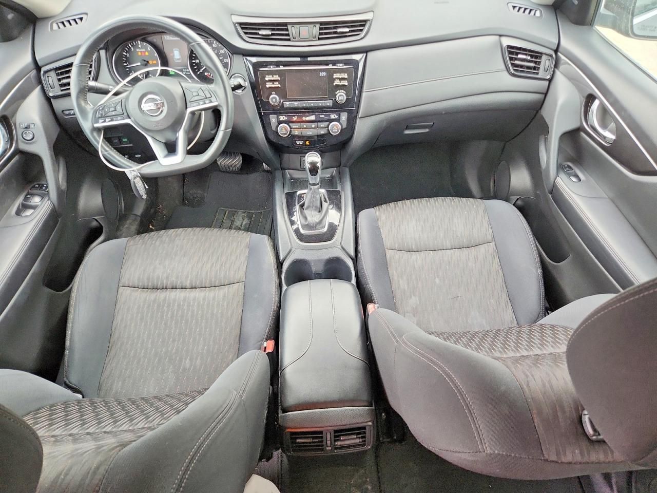 2017 Nissan Rogue sv