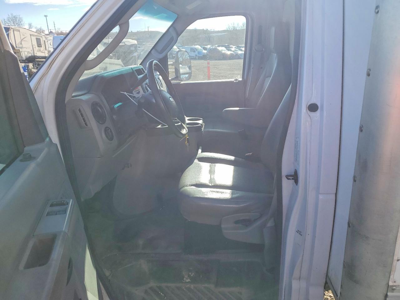 2017 Ford E350 BOX Truck