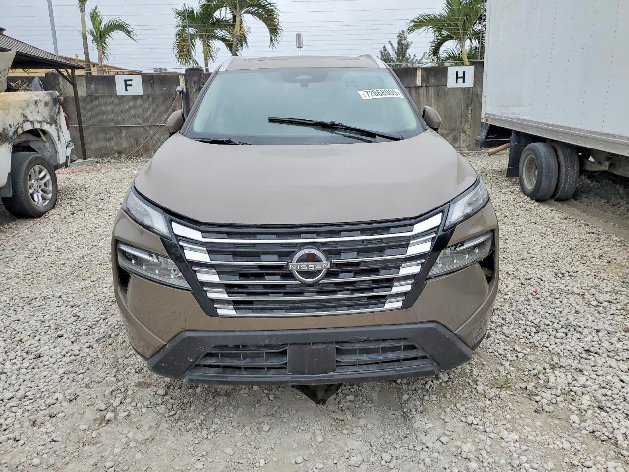 2025 Nissan Rogue sv