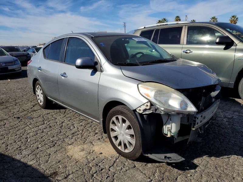 2013 Nissan Versa s
