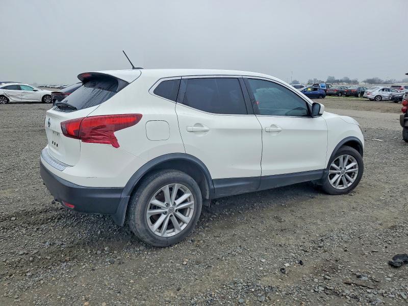 2018 Nissan Rogue Sport s