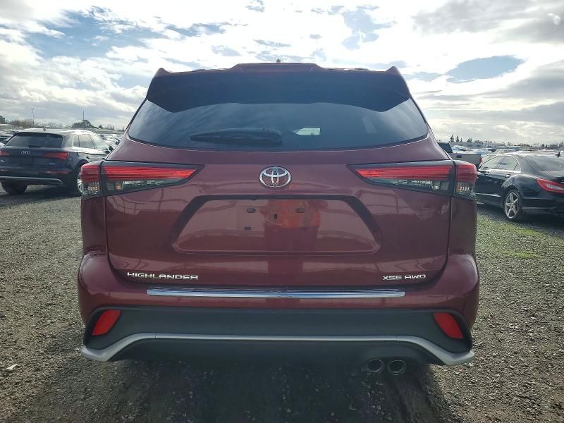 2022 Toyota Highlander xse