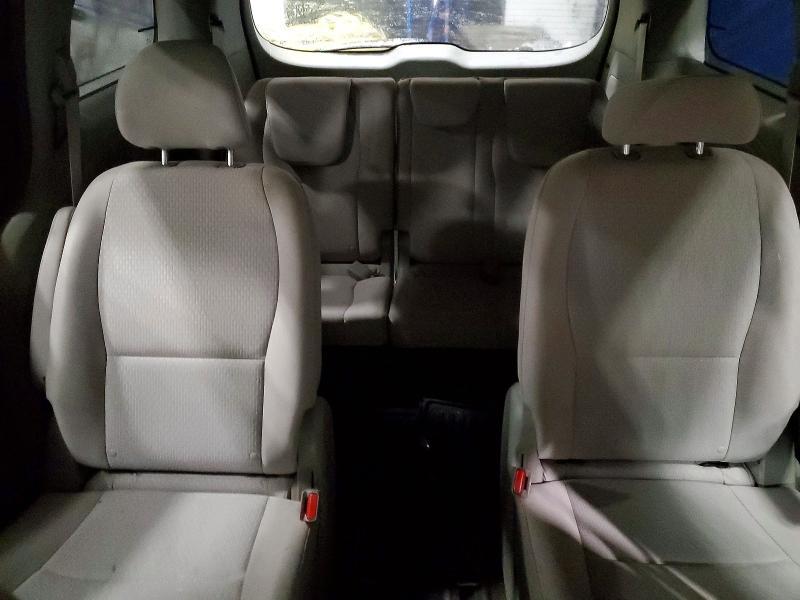 2016 KIA Sedona lx