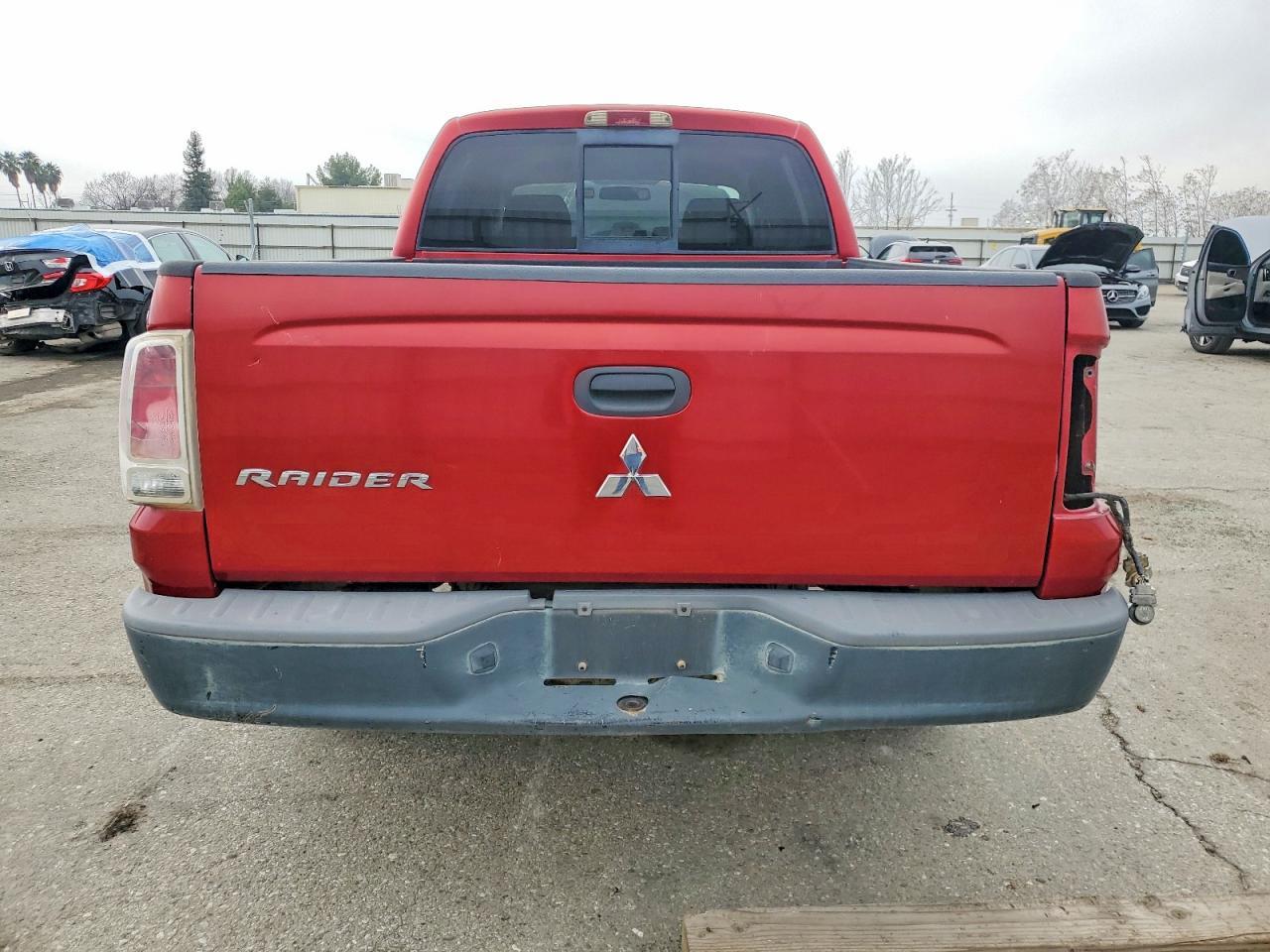 2009 Mitsubishi Raider LS