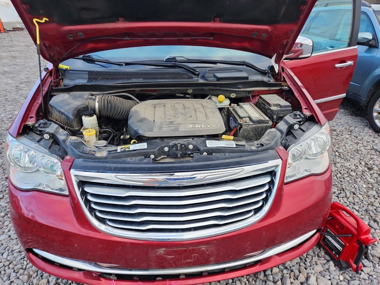 2015 Chrysler Town & Country Touring l