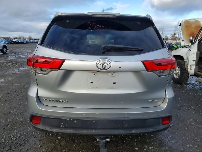 2018 Toyota Highlander se
