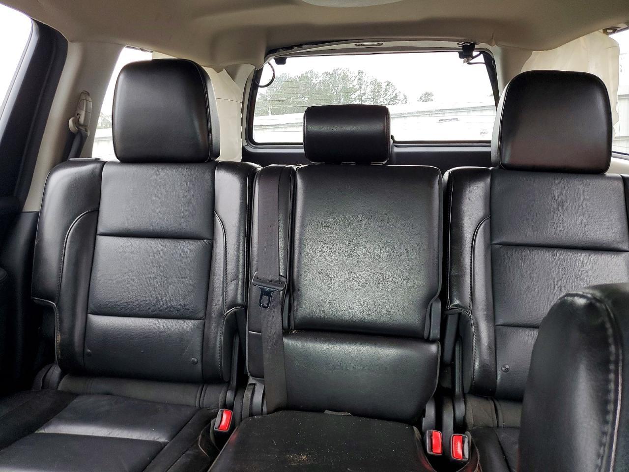 2015 Nissan Armada sv