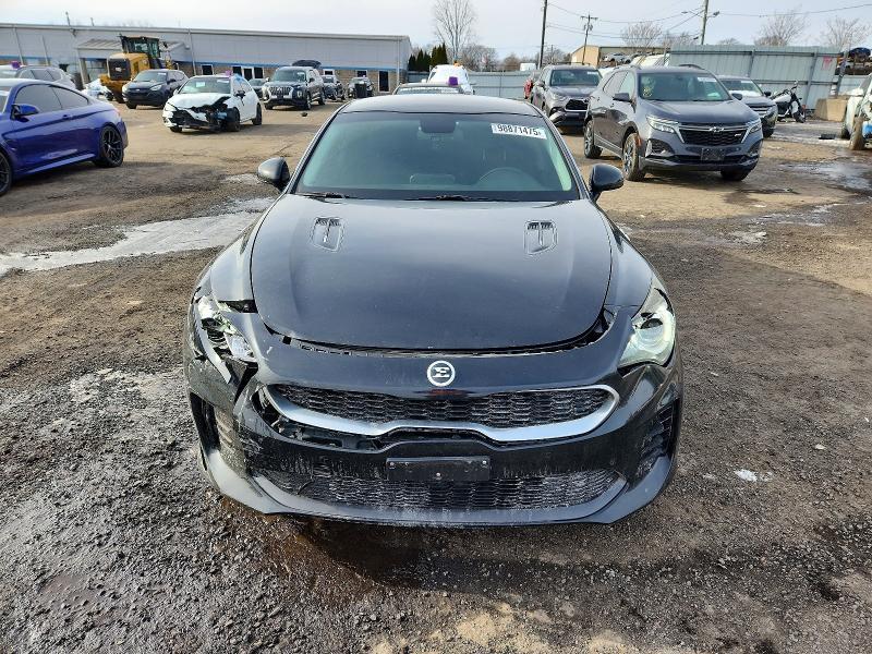 2018 KIA Stinger Base