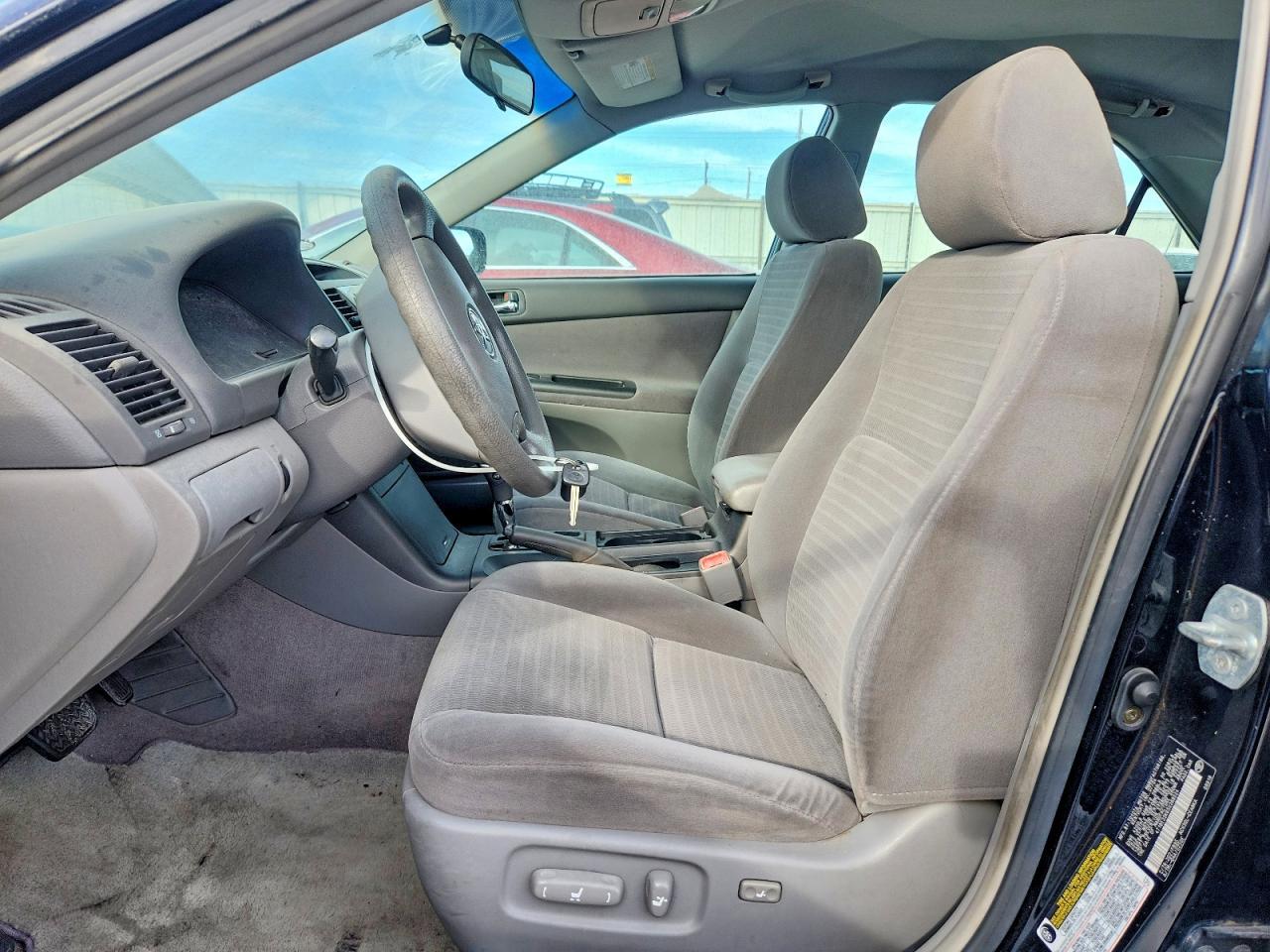 2005 Toyota Camry le