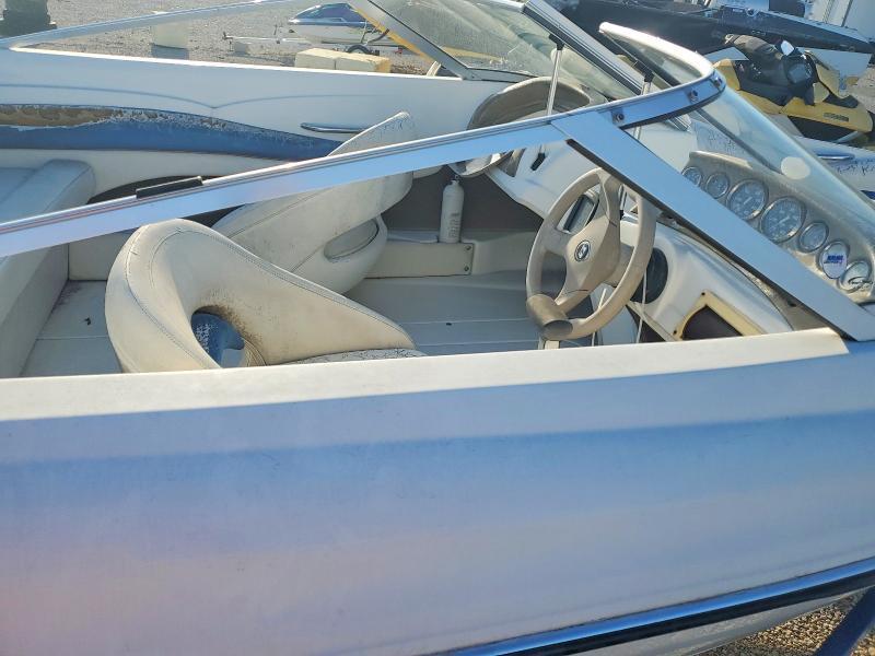 2003 Larson Boat