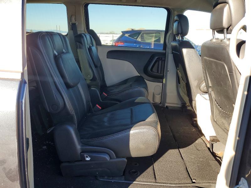 2014 Chrysler Town & Country Touring