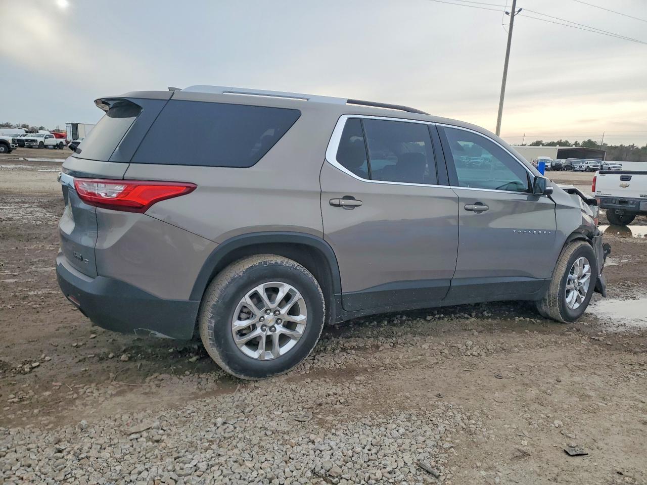 2018 Chevrolet Traverse lt