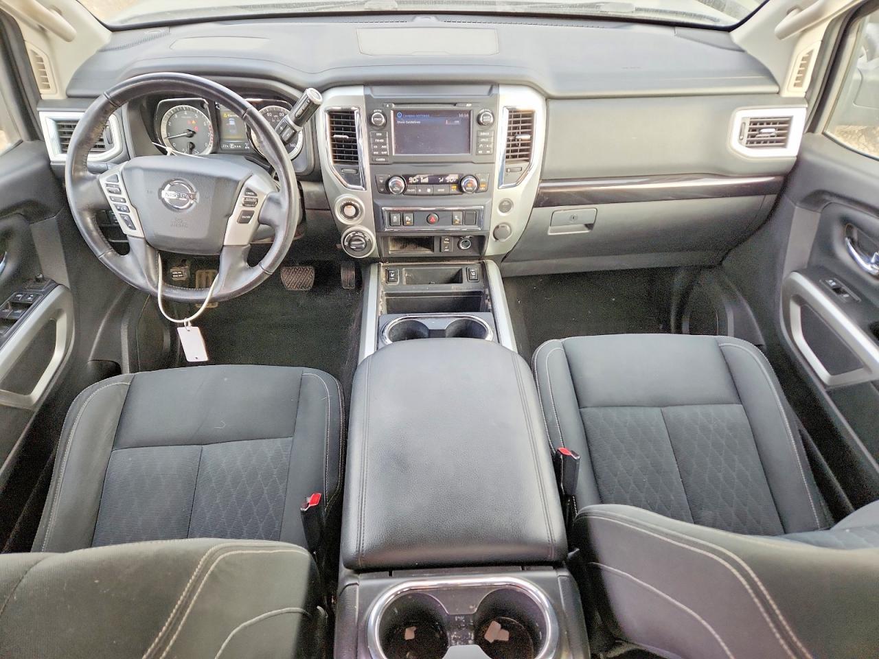 2018 Nissan Titan sv