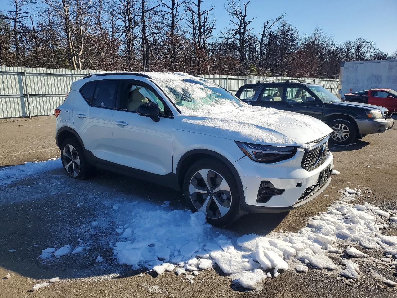 2025 Volvo Xc40 Plus