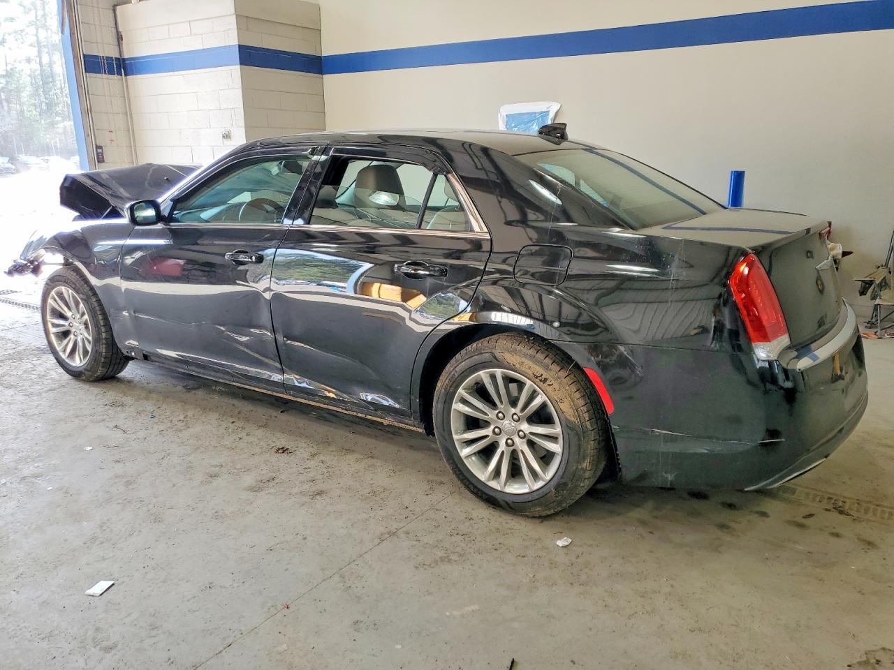 2018 Chrysler 300 Touring