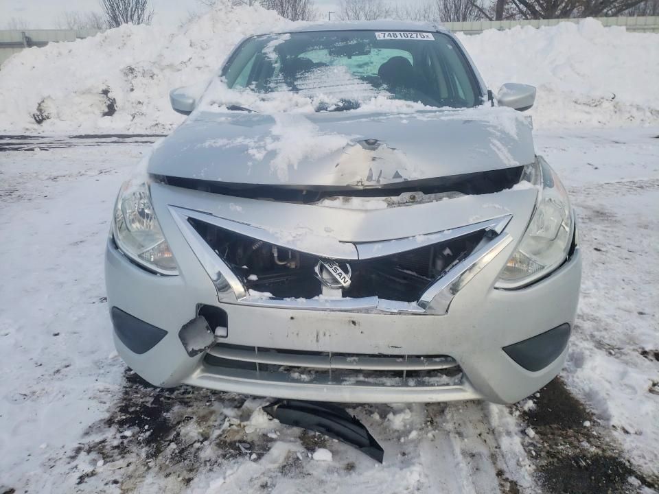 2018 Nissan Versa s Plus