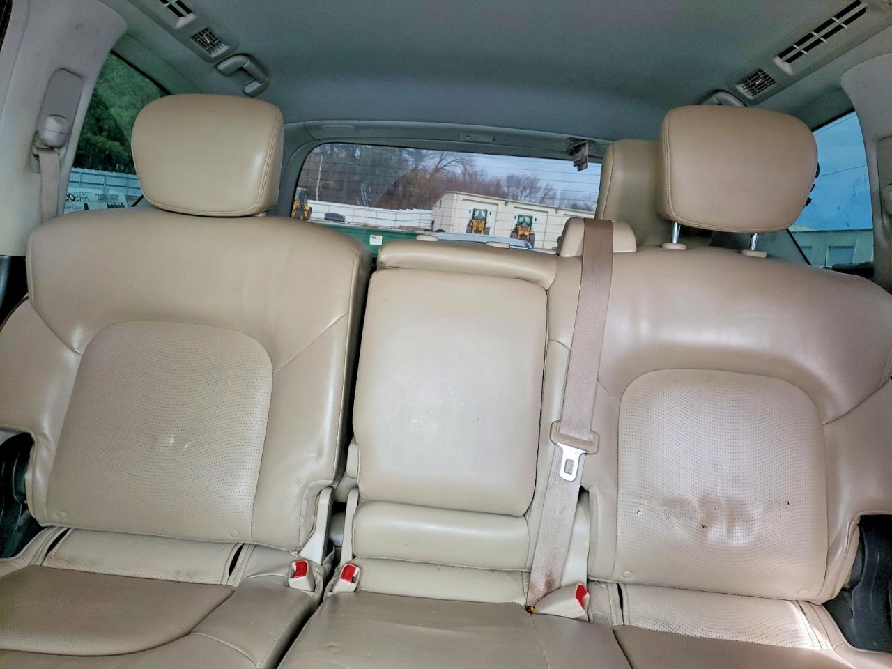2017 Nissan Armada sv