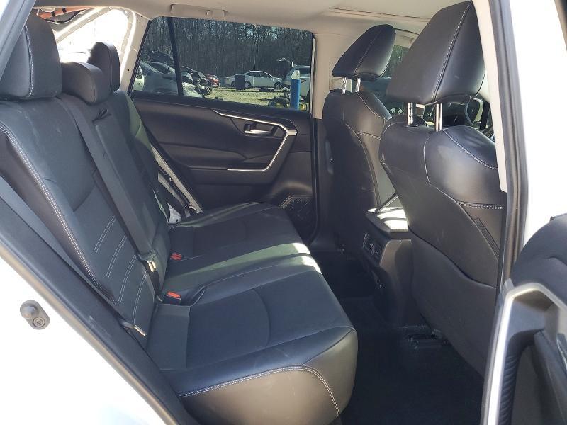 2020 Toyota Rav4 xle Premium