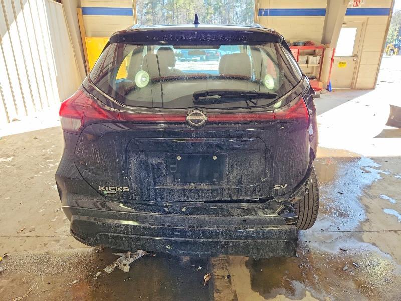 2022 Nissan Kicks sv