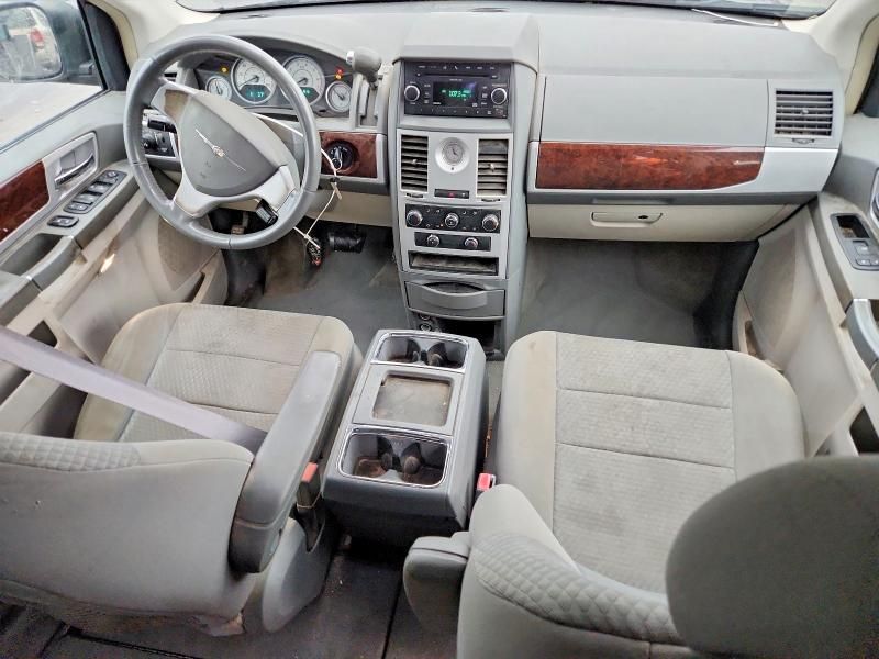 2010 Chrysler Town & Country Touring