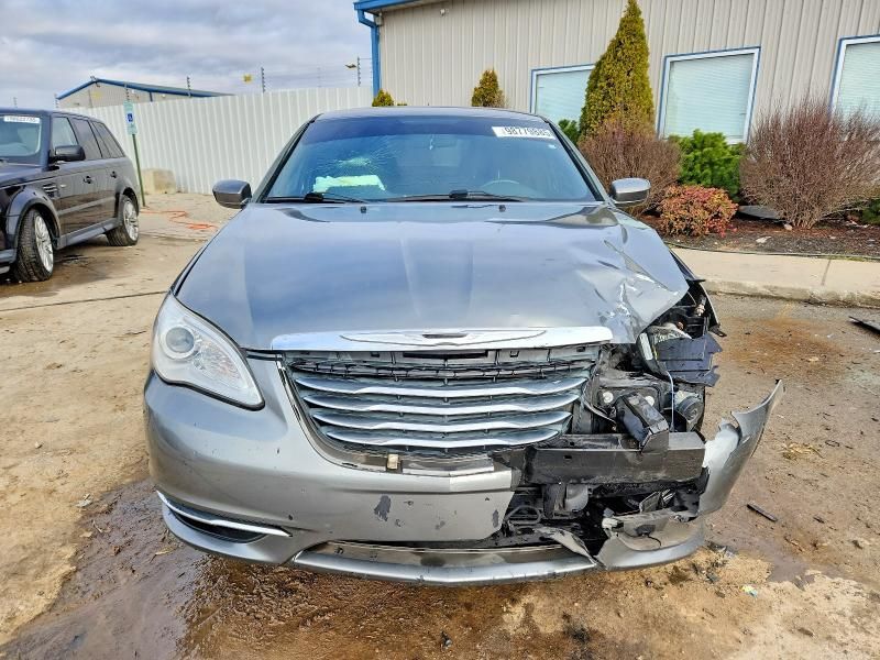 2013 Chrysler 200 Touring