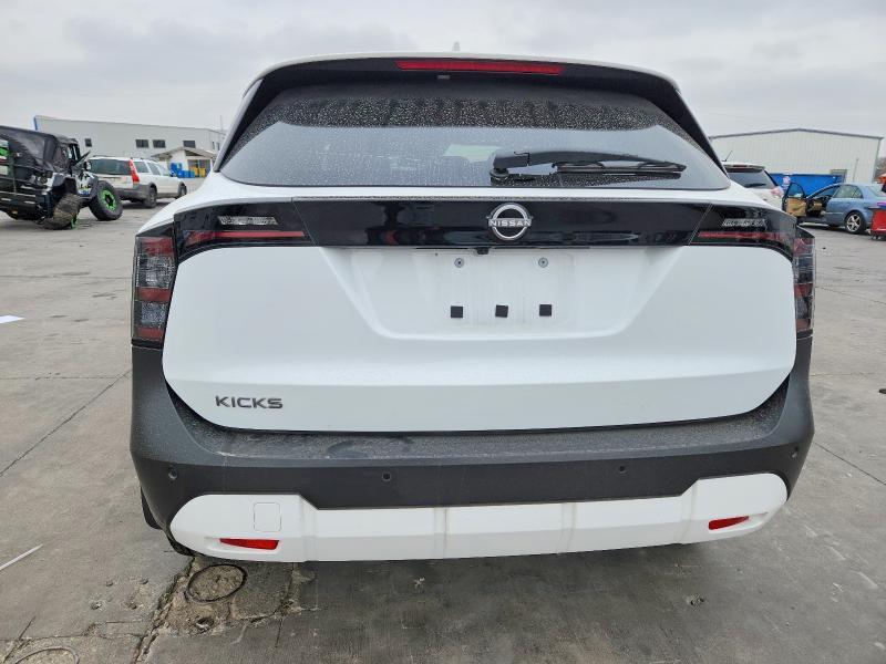 2025 Nissan Kicks sv