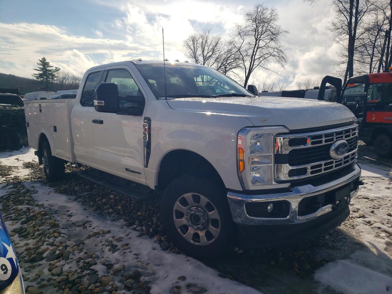 2024 Ford F350 Super Duty Utility / Service Truck