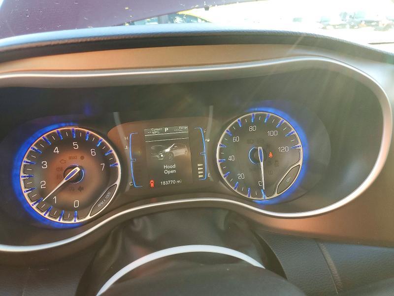 2017 Chrysler Pacifica Touring l