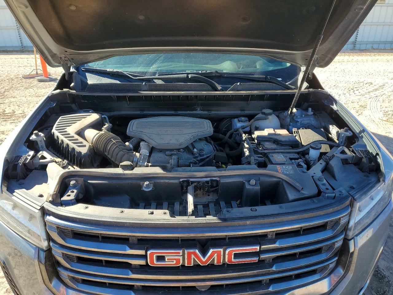 2023 GMC Acadia AT4