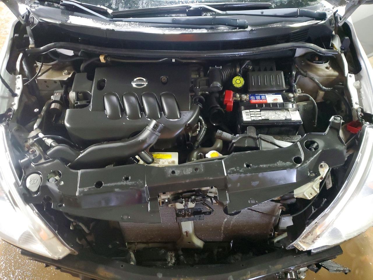 2011 Nissan Versa s