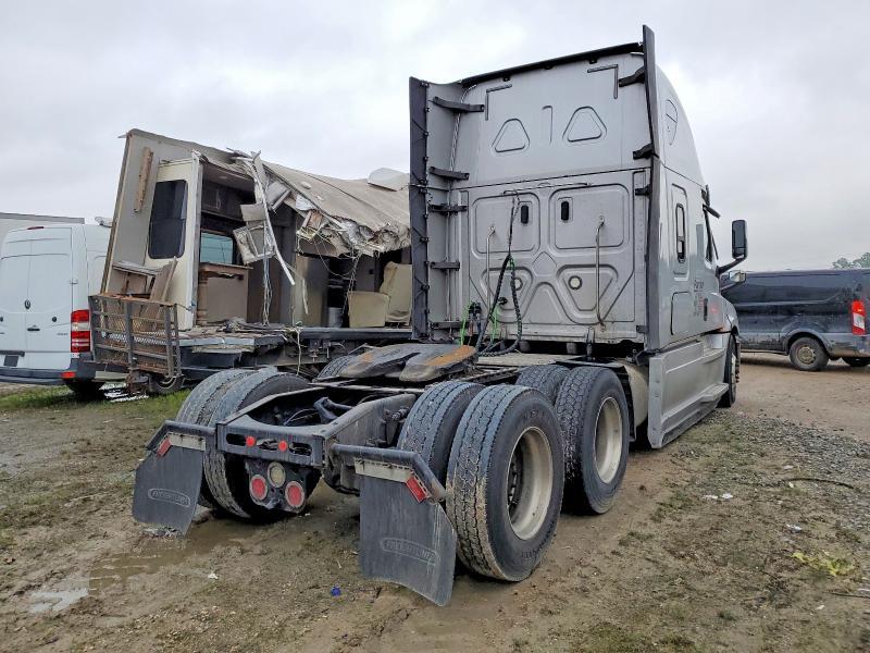 2020 Freightliner Cascadia 126 Semi Truck