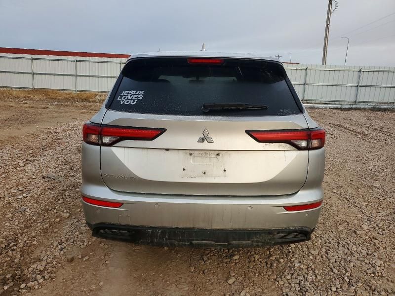2022 Mitsubishi Outlander es
