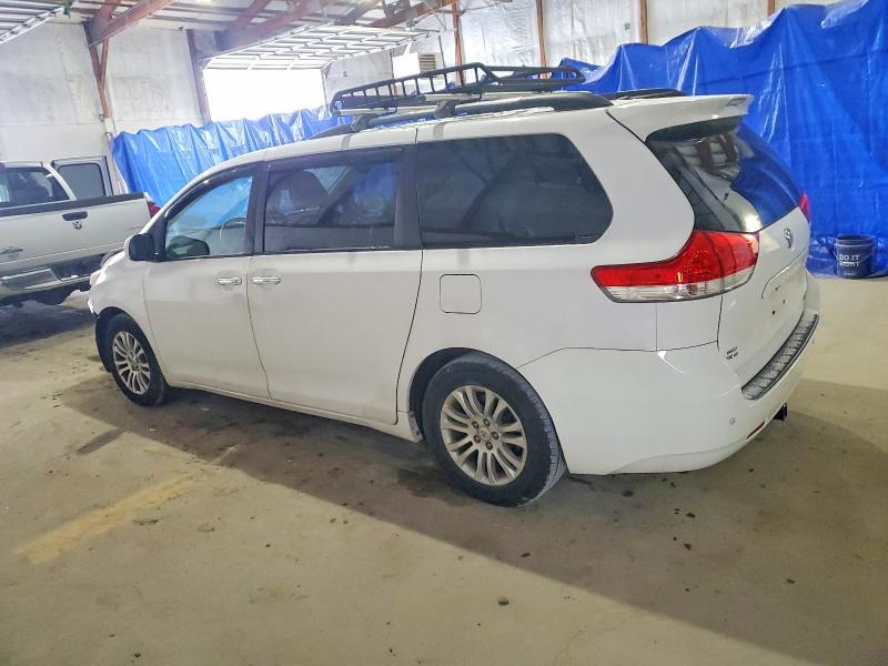 2011 Toyota Sienna xle