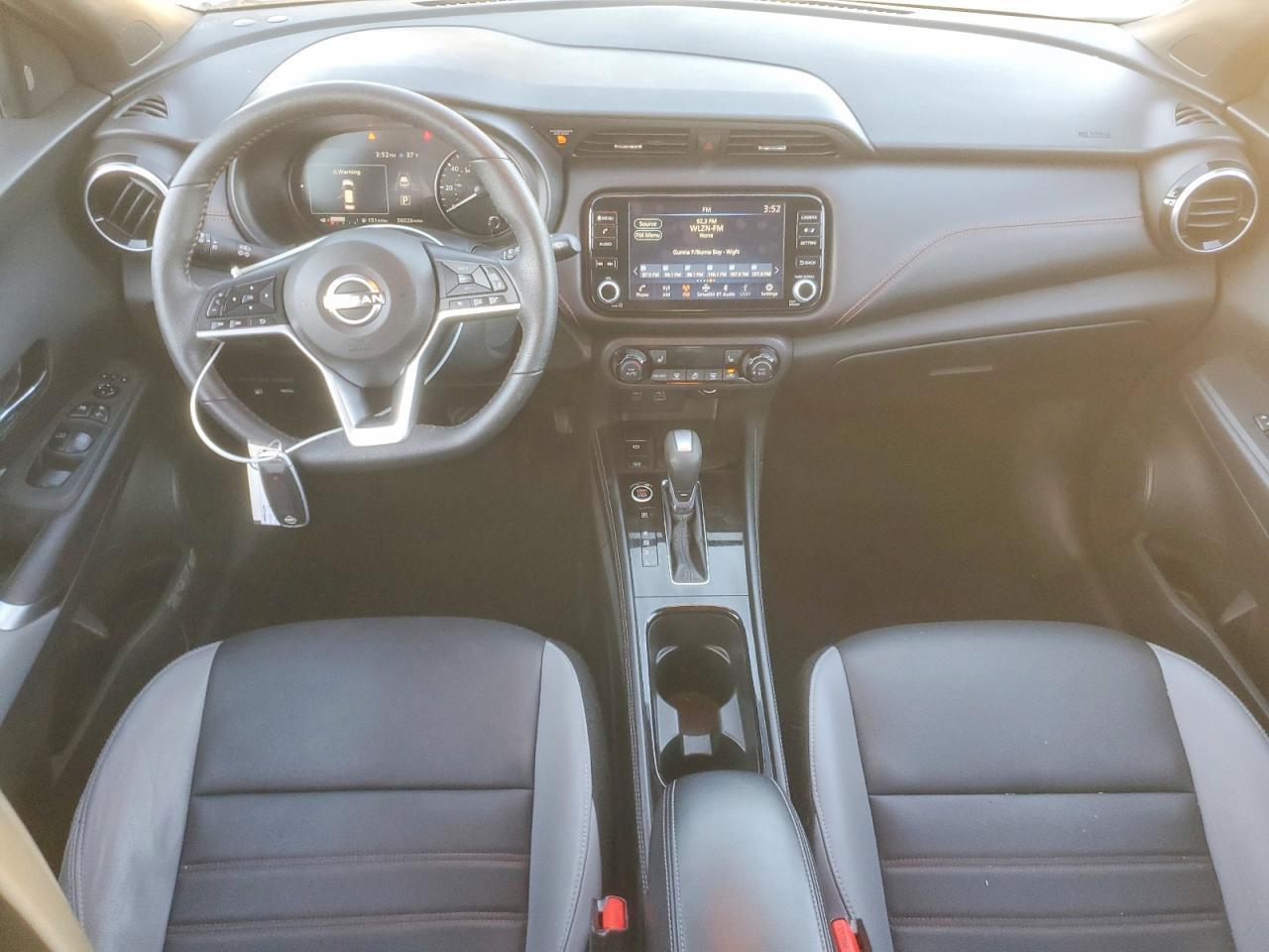 2023 Nissan Kicks sr
