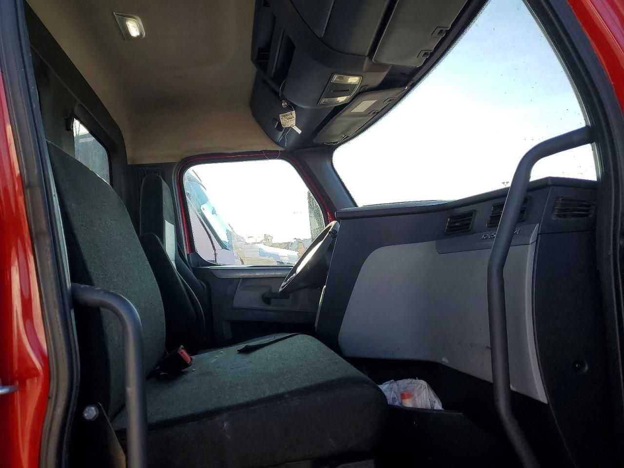 2019 Freightliner Cascadia 116 Semi Truck