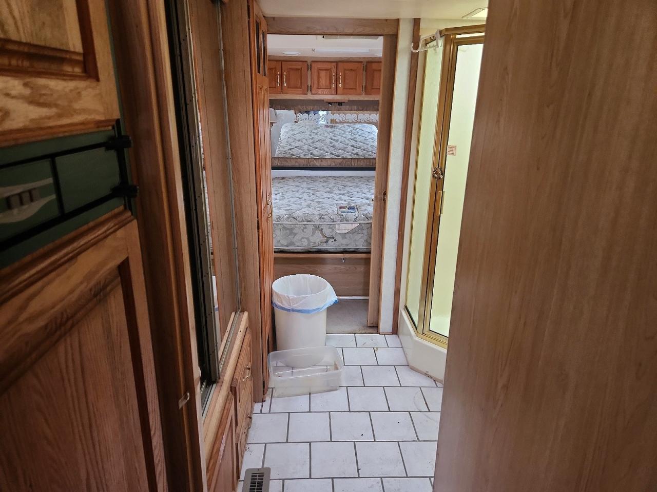 1999 Freigliner Chassis X Line Motor Home