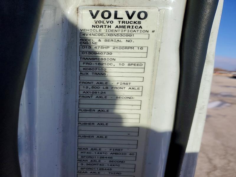 2011 Volvo Vnl Semi Truck