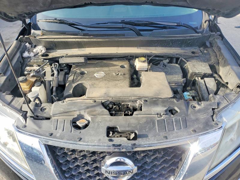 2016 Nissan Pathfinder sv