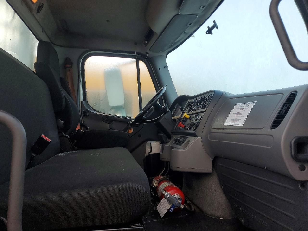 2016 Freightliner Business Class M2 Semi Truck