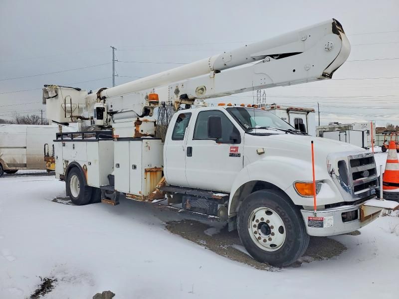 2011 Ford F750 Super Duty Bucket Truck